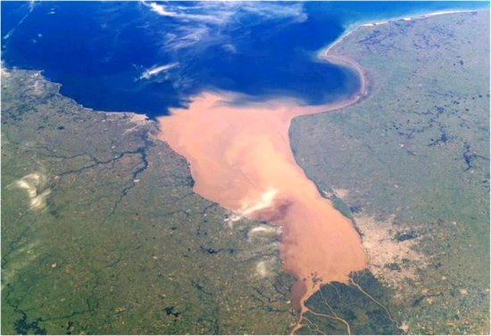 Buenos Aires lies on the Rio del la plata