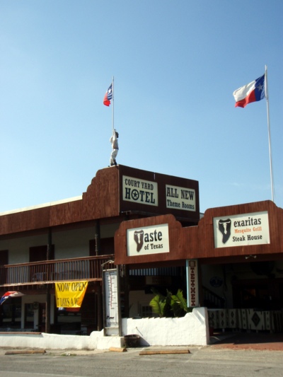 Bandera has many hotels to get the Texas Cowboy feeling in the Texas Hill Country