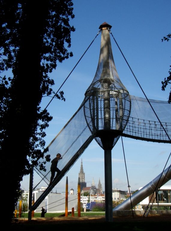 Neu-Ulm war Heim für doe Gartenschau, Blick von der Gartenschau Richtung Ulm